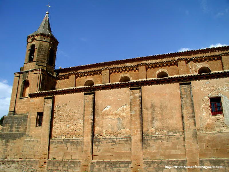 VISTA SUR DE SACRSITÍA, TEMPLO Y RECRECIDO